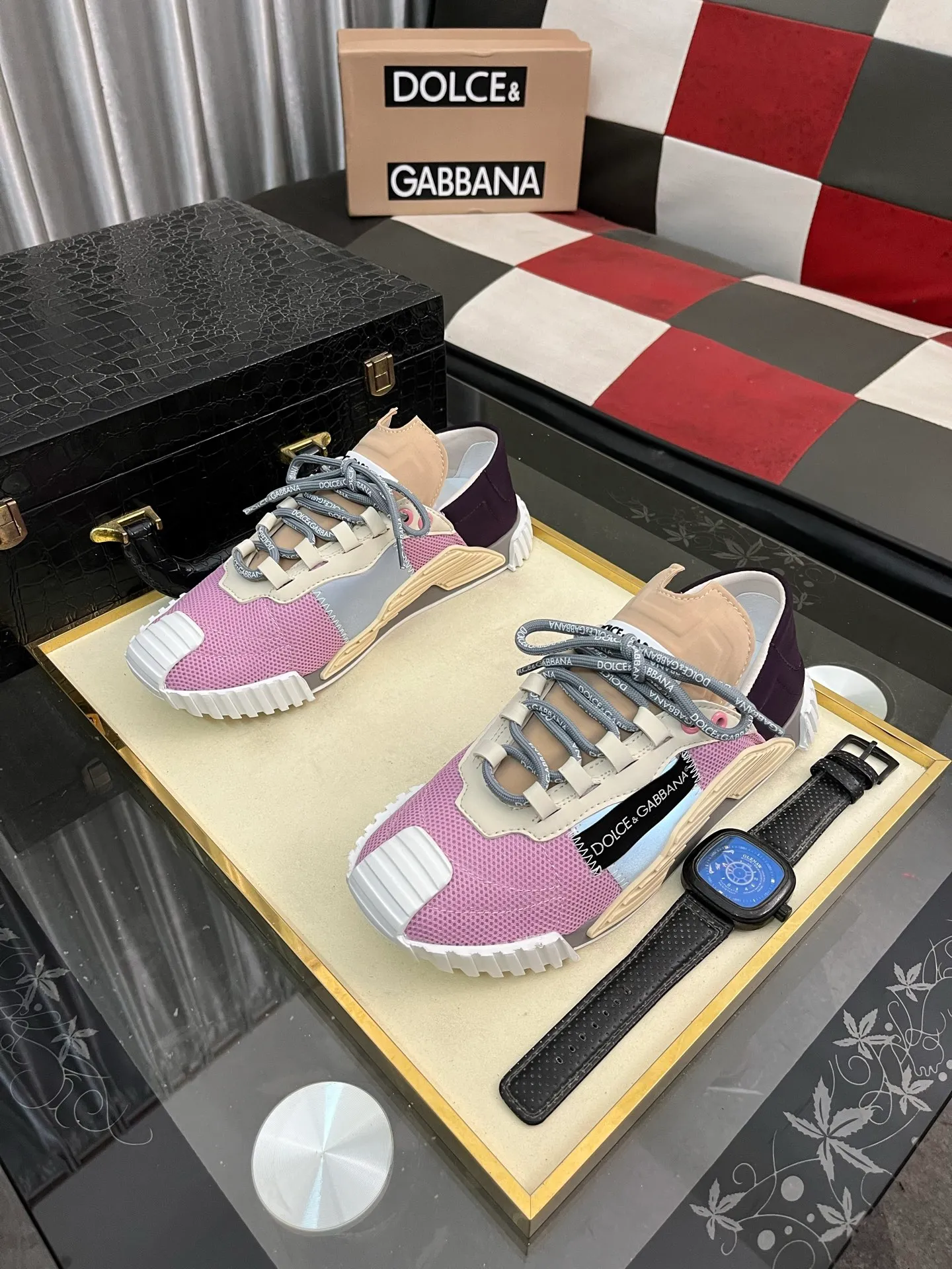 Men's shoes 💰440⌚️⌚️DG's latest popular 🔥🔥casual shoes, the tongue has the brand's iconic details, and the combination of silk cowhide and cow suede enhances the style. Fashionable and versatile, it can complement any look. Create an exquisite design with unique dynamic vitality and modern atmosphere, showing modern elegance. Size: 35-46